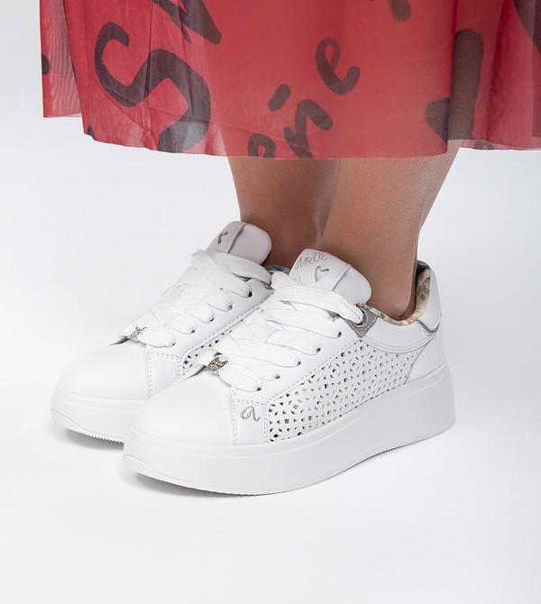 Anekke White Spotted Shoes | MWA-624531